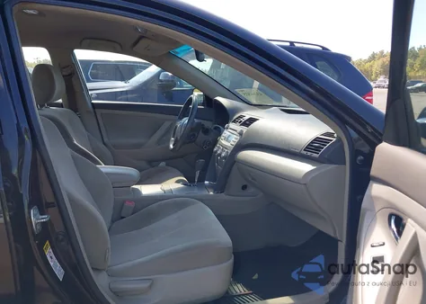 2010 Toyota Camry z USA, uszkodzony, nr VIN 4T4BF3EK8AR024898